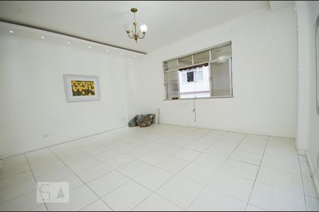 Apartamento à venda com 85m², 2 quartos e sem vagaSala