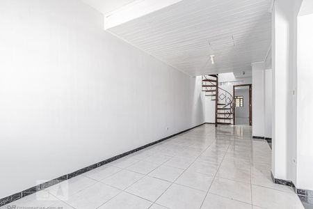 Sala de Estar de casa para alugar com 2 quartos, 111m² em Capão da Imbuia, São José dos Pinhais