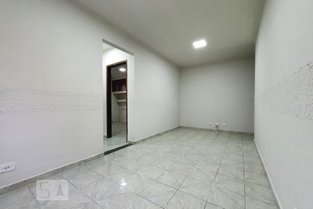 Sala  de apartamento à venda com 2 quartos, 60m² em Vila Carmosina, São Paulo