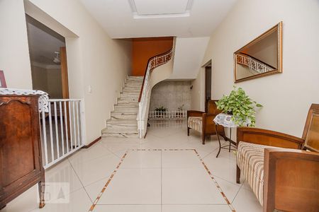 Primeiro Andar - Hall de Entrada de casa à venda com 6 quartos, 250m² em Pé Pequeno, Niterói