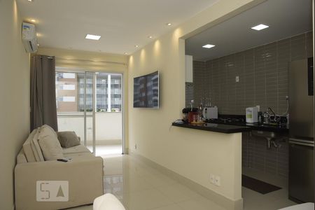 Sala de apartamento para alugar com 2 quartos, 90m² em Jacarepaguá, Rio de Janeiro