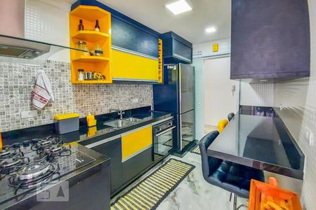 Apartamento à venda com 176m², 2 quartos e 2 vagas Apartamento à venda com 176m², 2 quartos e 2 vagasCozinha