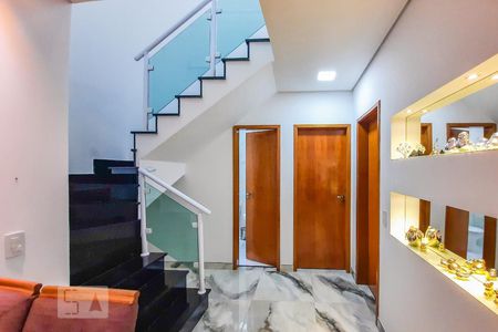 Apartamento à venda com 176m², 2 quartos e 2 vagas Apartamento à venda com 176m², 2 quartos e 2 vagasEscada