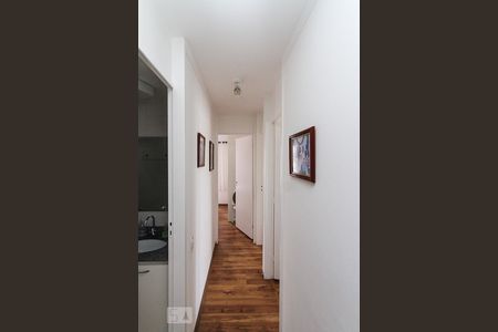Corredor de apartamento à venda com 3 quartos, 60m² em Vila Ema, São Paulo