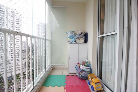 Varanda de apartamento para alugar com 2 quartos, 69m² em Parque Reboucas, São Paulo