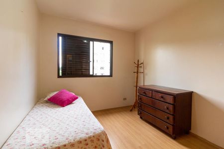 Quarto 1 de apartamento para alugar com 2 quartos, 90m² em Jardim Pinheiros, São Paulo