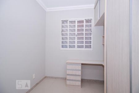 quarto 2 de apartamento para alugar com 2 quartos, 45m² em Itapoã, Belo Horizonte