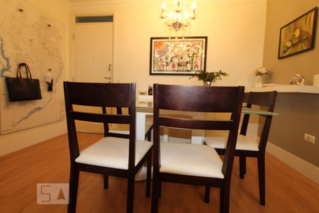 Sala de apartamento para alugar com 2 quartos, 65m² em Vila Izabel, Curitiba