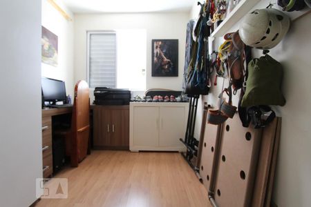 Quarto 1 de apartamento para alugar com 2 quartos, 65m² em Vila Izabel, Curitiba