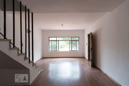 Sala de casa para alugar com 4 quartos, 300m² em Vila Guarani, São Paulo