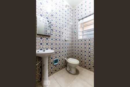 Banheiro de casa para alugar com 1 quarto, 80m² em Vila Nivi, São Paulo