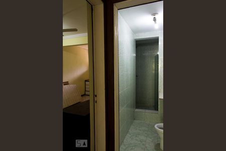 Corredor de casa para alugar com 1 quarto, 60m² em Vargem Pequena, Rio de Janeiro