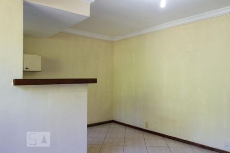 Sala de casa para alugar com 1 quarto, 60m² em Vargem Pequena, Rio de Janeiro