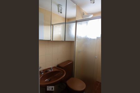 Banheiro de apartamento para alugar com 1 quarto, 45m² em Vila Clementino, São Paulo