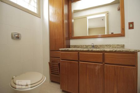 Banheiro da Suíte de apartamento à venda com 3 quartos, 90m² em Marechal Rondon, Canoas