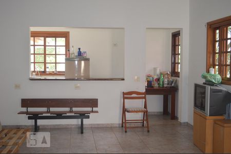 Garagem, que pode ser transformada em sala com a cozinha ao fundo de casa para alugar com 1 quarto, 45m² em Tucuruvi, São Paulo