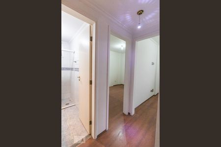 Corredor de apartamento para alugar com 2 quartos, 60m² em Vila Ema, São Paulo