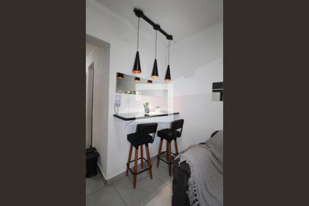 Sala de kitnet/studio para alugar com 1 quarto, 35m² em Centro, Campinas