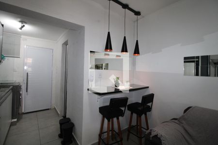 Sala de kitnet/studio para alugar com 1 quarto, 35m² em Centro, Campinas