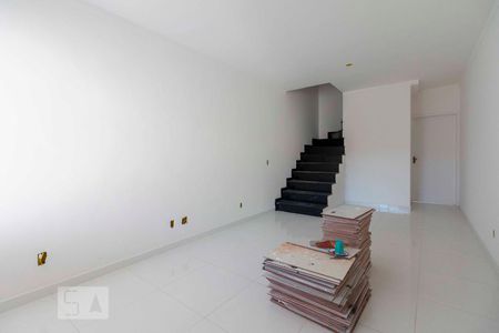 Sala de casa à venda com 3 quartos, 120m² em Jardim Santa Maria, São Paulo