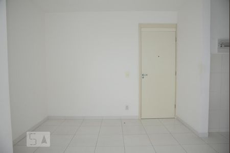 Sala de apartamento para alugar com 2 quartos, 42m² em Taquara, Rio de Janeiro