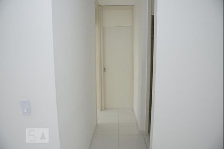 Corredor de apartamento para alugar com 2 quartos, 42m² em Taquara, Rio de Janeiro