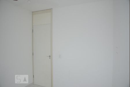 Quarto 1 de apartamento para alugar com 2 quartos, 42m² em Taquara, Rio de Janeiro