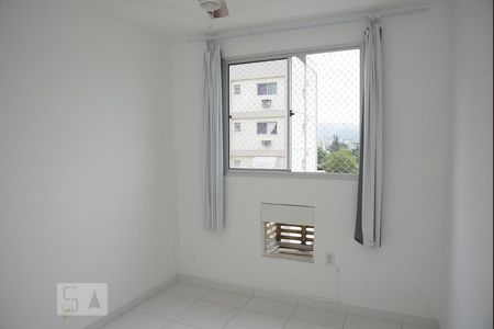 Quarto 1 de apartamento para alugar com 2 quartos, 42m² em Taquara, Rio de Janeiro