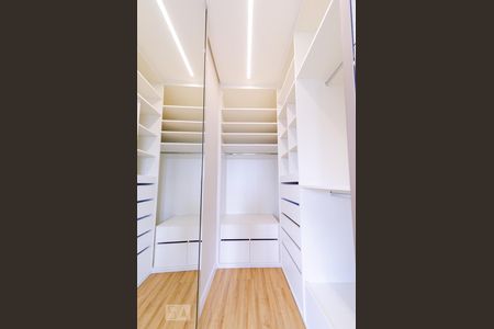 Closet de kitnet/studio para alugar com 1 quarto, 45m² em Barro Preto, Belo Horizonte