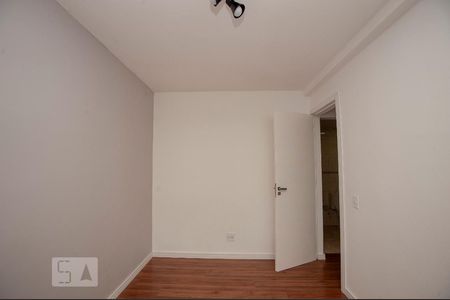 Quarto 1 de apartamento para alugar com 2 quartos, 55m² em Cristo Rei, Curitiba