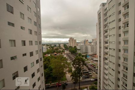 Vista do Quarto 1 de apartamento para alugar com 2 quartos, 55m² em Cristo Rei, Curitiba