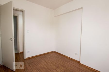 Quarto 1 de apartamento para alugar com 2 quartos, 52m² em Vila Guarani, São Paulo