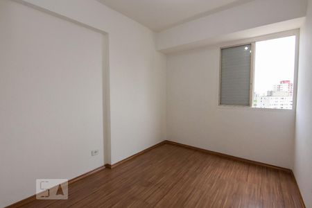 Quarto 1 de apartamento para alugar com 2 quartos, 52m² em Vila Guarani, São Paulo