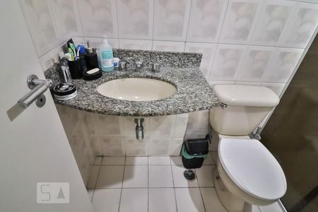 Banheiro de kitnet/studio para alugar com 1 quarto, 37m² em Consolação, São Paulo