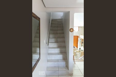 Escada de casa à venda com 4 quartos, 220m² em Partenon, Porto Alegre