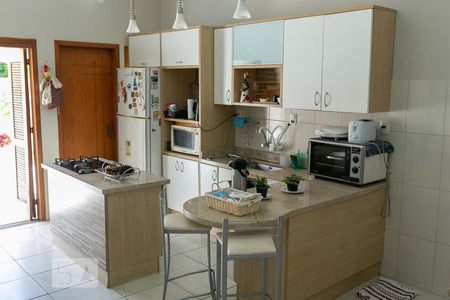 Casa à venda com 220m², 4 quartos e 3 vagas Casa à venda com 220m², 4 quartos e 3 vagasCozinha