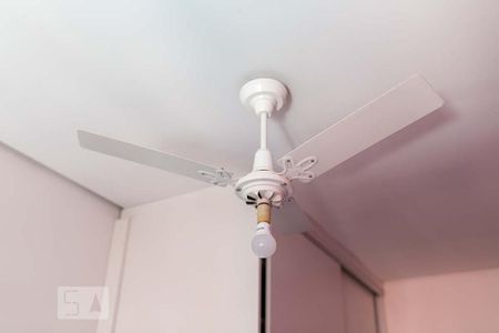 Casa à venda com 220m², 4 quartos e 3 vagas Casa à venda com 220m², 4 quartos e 3 vagasQuarto 2