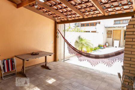 Casa à venda com 220m², 4 quartos e 3 vagas Casa à venda com 220m², 4 quartos e 3 vagasChurrasqueira