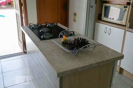 Casa à venda com 220m², 4 quartos e 3 vagas Casa à venda com 220m², 4 quartos e 3 vagasCozinha