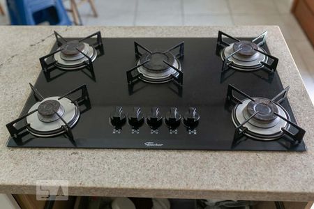 Casa à venda com 220m², 4 quartos e 3 vagas Casa à venda com 220m², 4 quartos e 3 vagasCozinha