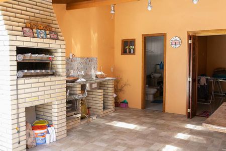 Casa à venda com 220m², 4 quartos e 3 vagas Casa à venda com 220m², 4 quartos e 3 vagasChurrasqueira