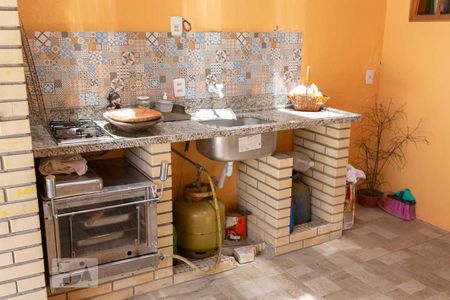 Casa à venda com 220m², 4 quartos e 3 vagas Casa à venda com 220m², 4 quartos e 3 vagasChurrasqueira