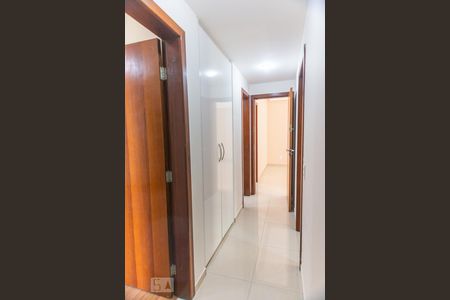 Corredor de apartamento à venda com 3 quartos, 110m² em Buritis, Belo Horizonte