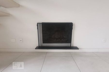 Lareira de apartamento à venda com 1 quarto, 82m² em Vila Suzana, São Paulo