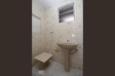 Banheiro de casa para alugar com 1 quarto, 45m² em Alto da Lapa, São Paulo