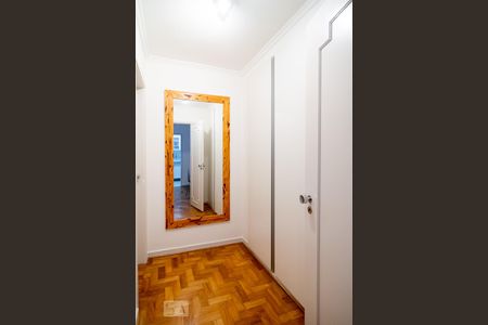 Corredor íntimo de apartamento para alugar com 1 quarto, 44m² em Cidade Monções, São Paulo