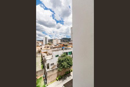 Vista Sala de apartamento para alugar com 3 quartos, 72m² em Santa Efigênia, Belo Horizonte