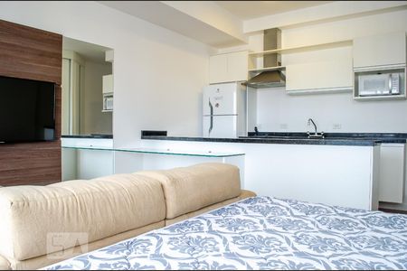 Sala/Quarto de apartamento para alugar com 1 quarto, 32m² em Centro, Curitiba