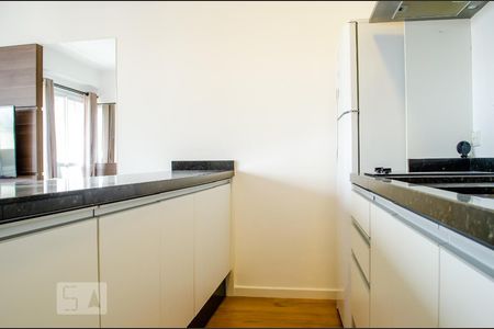 Cozinha de apartamento para alugar com 1 quarto, 32m² em Centro, Curitiba