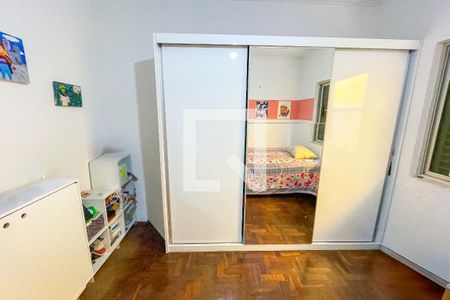 Quarto 2 de casa para alugar com 3 quartos, 100m² em Pinheiros, São Paulo